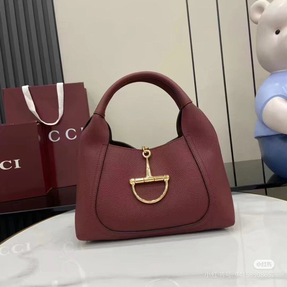 Gucci bags are new, trendy and versatile, interpreting high-end fashion attitude